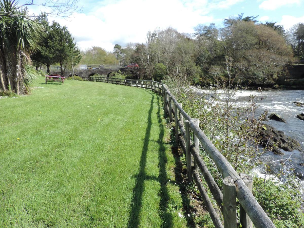 Ouvane Falls Inn Ballylickey Exterior foto